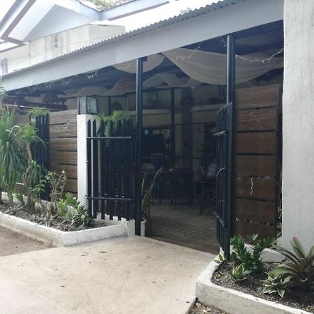 Cozy Inn Mactan マクタン エクステリア 写真