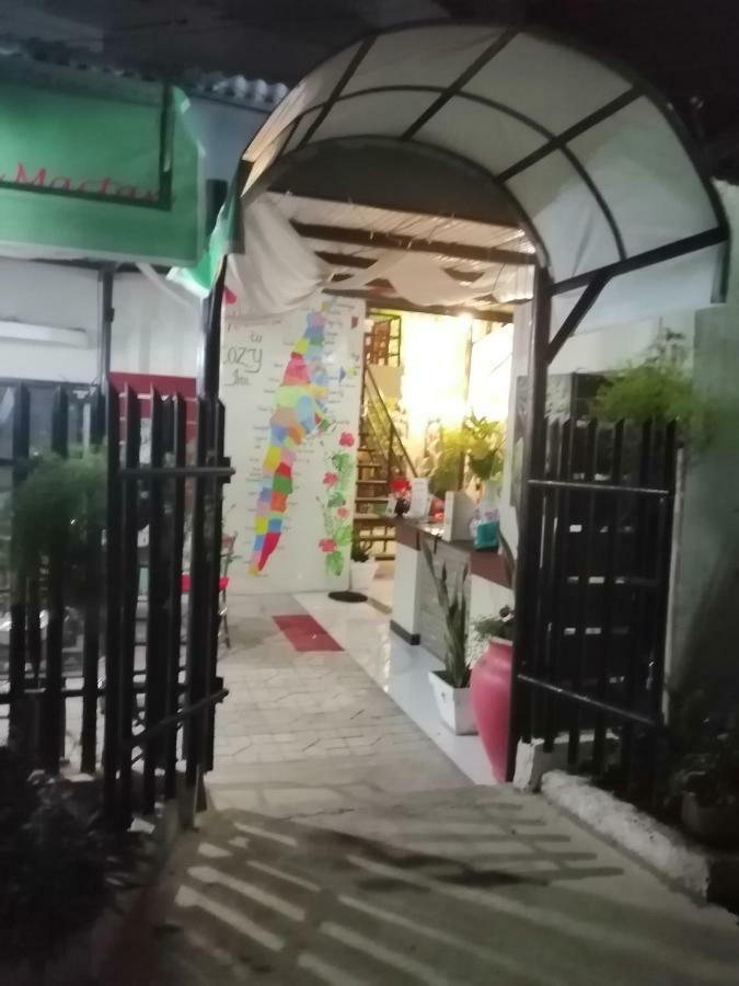 Cozy Inn Mactan マクタン エクステリア 写真